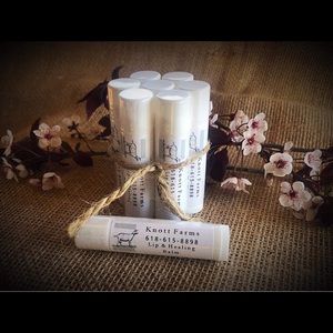 100% Organic Lip & Healing Balm